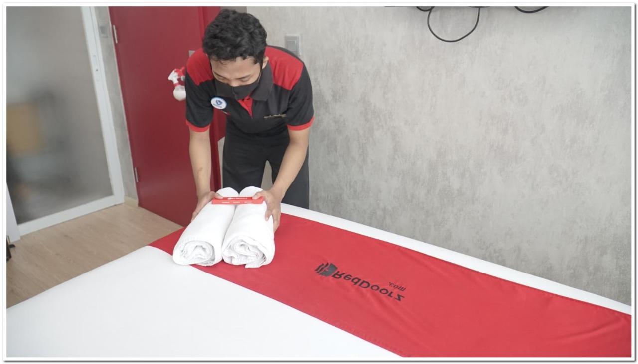 Reddoorz Syariah Premium At Cilandak Timur 2 Jakarta Exterior foto