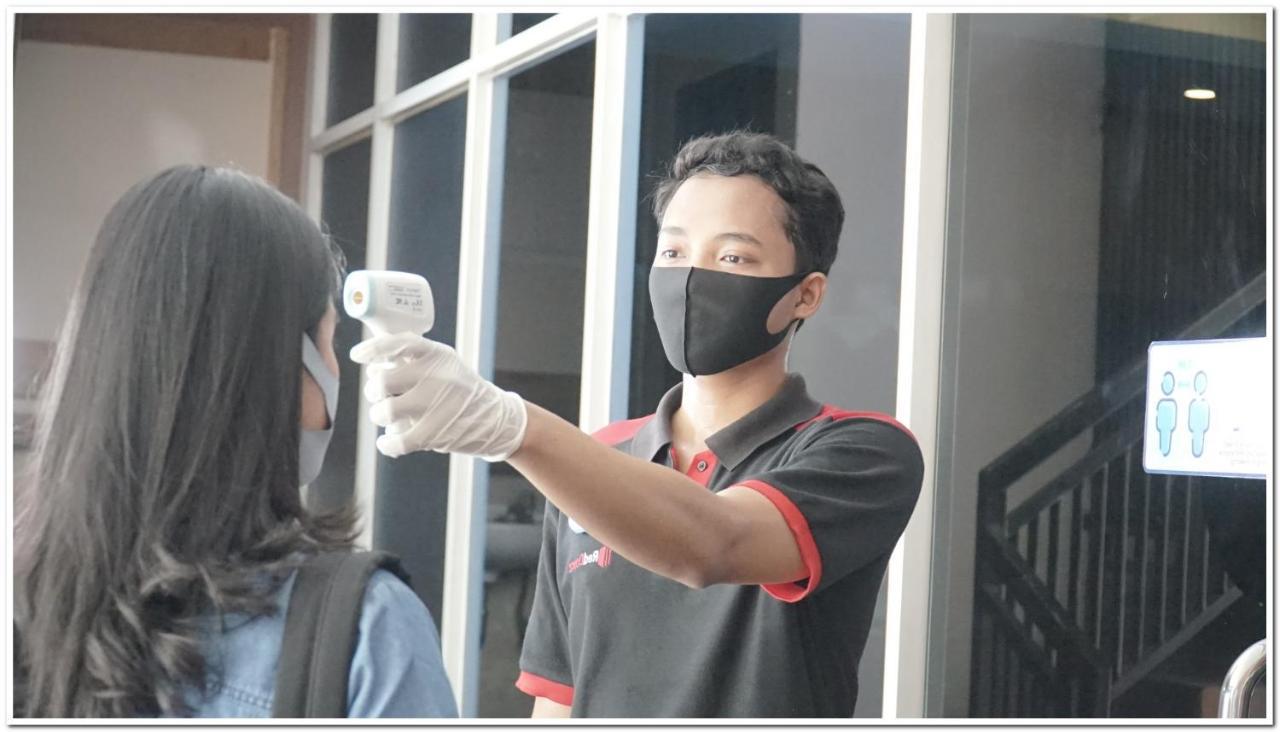 Reddoorz Syariah Premium At Cilandak Timur 2 Jakarta Exterior foto